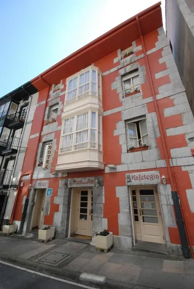 ECO Hotel Mundaka, casa rural en Mundaka