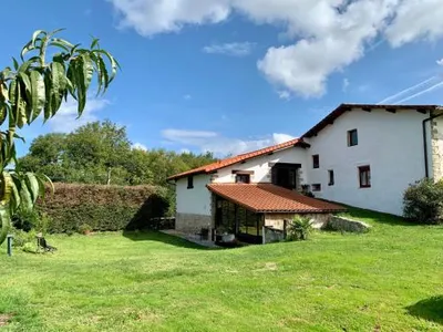 Bidegurutzeta, casa rural en Urnieta