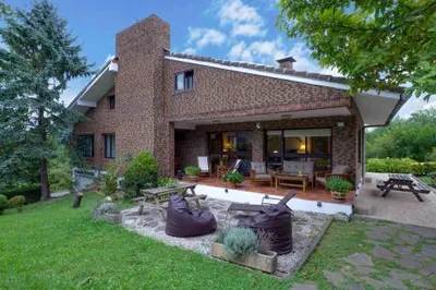 Menditxo Eder Rooms, casa rural en Donostia