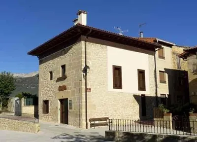 Casa Rural Mercedes Etxea, casa rural en Kripan
