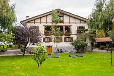 Agroturismo Zubeltzu torre, casa rural en Deba