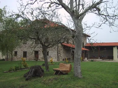 Restaurante y Casa rural Bentazar, casa rural en Legutio