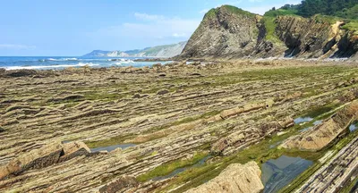 La Rasa Mareal y los acantilados del Flysch